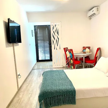 Saturn Studio 525 Apartment *